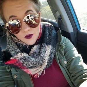 Meet your Posher, Molly