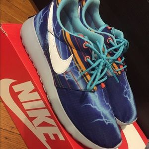 Mike Roshe Run Print (Youth 6 - Women's 7.5)