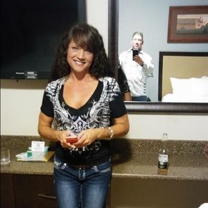 Meet your Posher, Lori