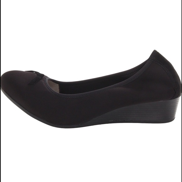 Hush puppies ballet wedge nwot