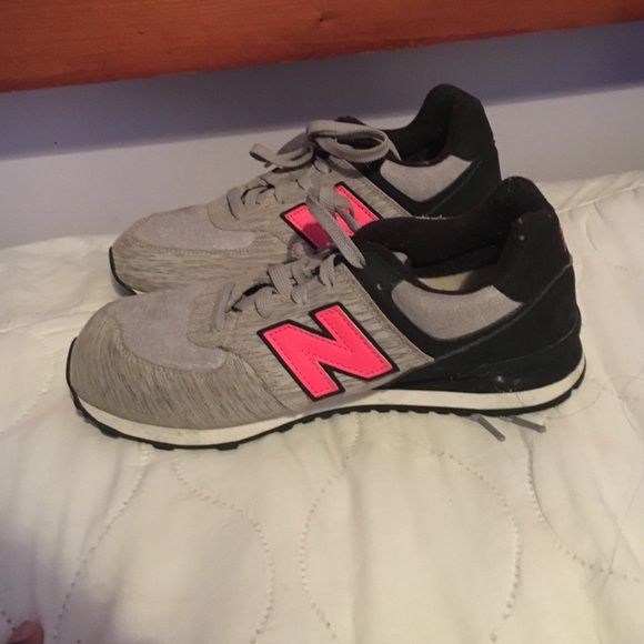 New balance shoes - Picture 1 of 3