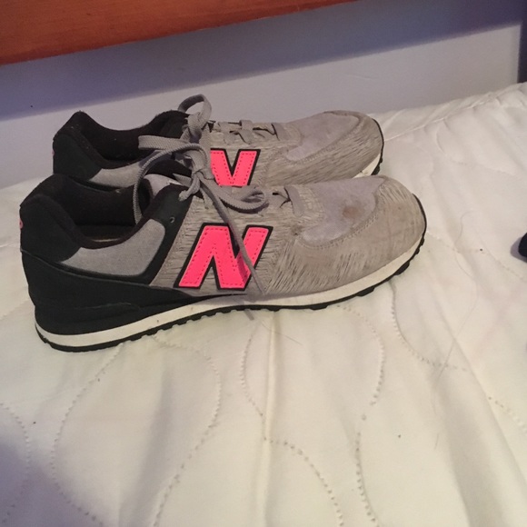 New balance shoes - Picture 3 of 3