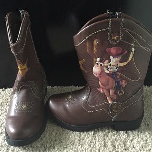 Toddler boy's size 9 boots