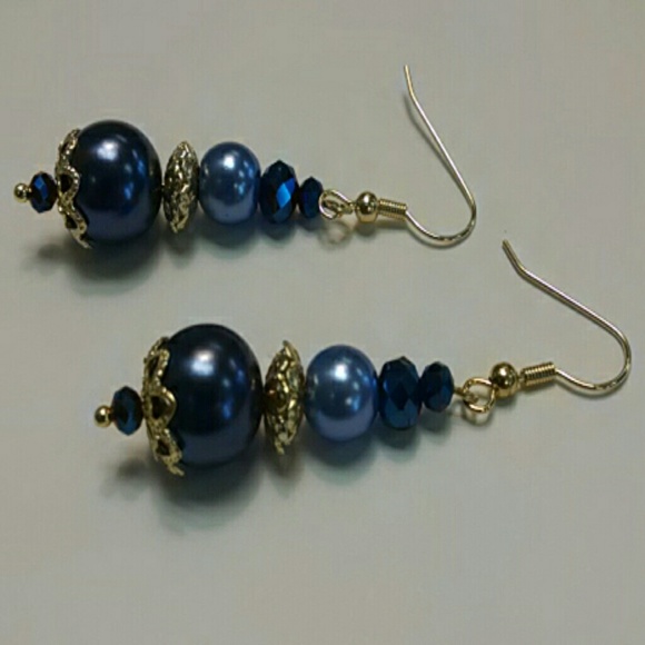 Victorian blue pearl dangle earrings - Picture 2 of 3