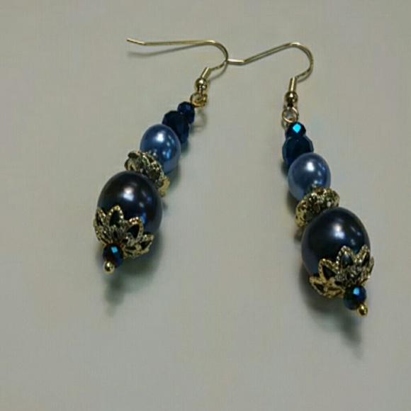 Victorian blue pearl dangle earrings - Picture 3 of 3