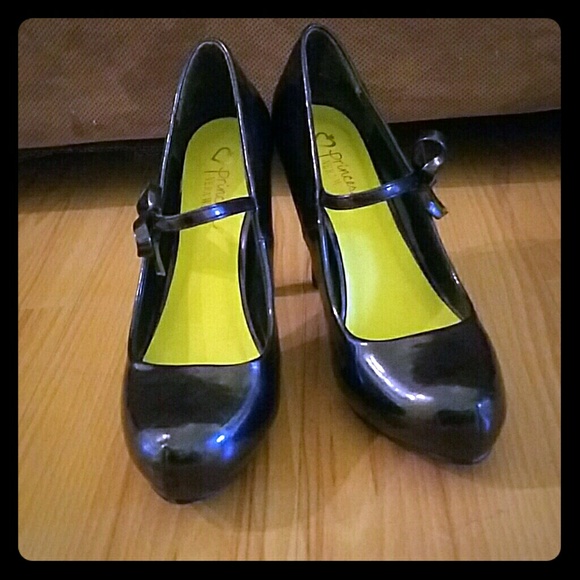 Princess Vera Wang pumps