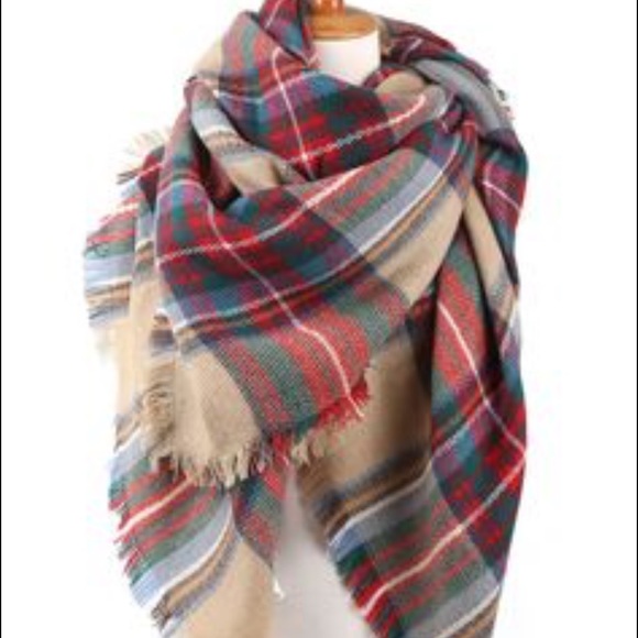 SALE! << Tan Plaid Blanket Scarf Oversized >> - Picture 2 of 3