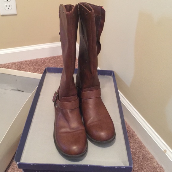 Girls high brown boots size used