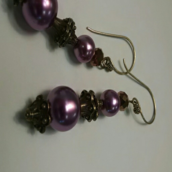 Light purple Victorian style earrings - Picture 3 of 3