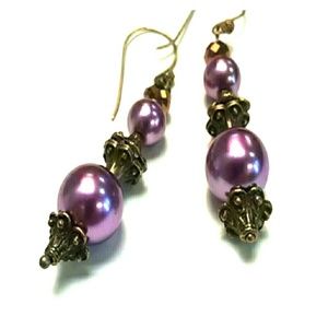 Light purple Victorian style earrings