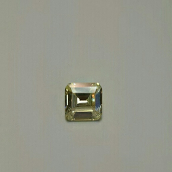 Cubic zirconia champagne diamond three carats - Picture 2 of 2