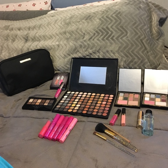 Gucci Guilty Makeup bag Bundle & save!