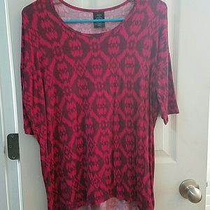 Agnes and Dora Size Small Hi-lo shirt