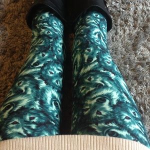 LuLaRoe OS green wolves! NWT!