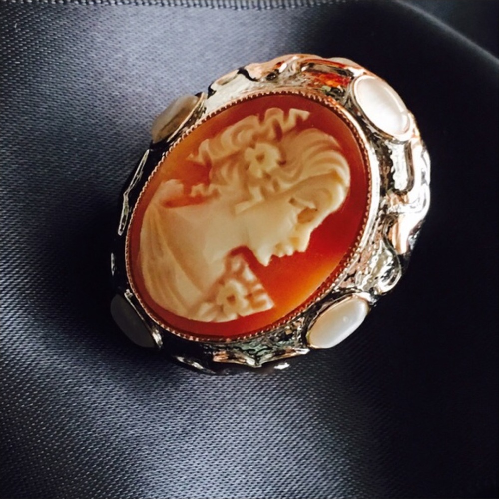 Authentic Italian hand carved cameo ring Sz 6.5
