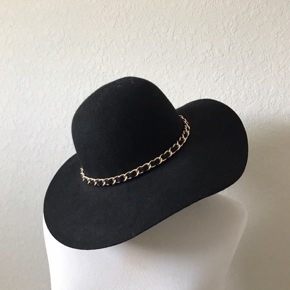 Black Floppy Hat 🎩