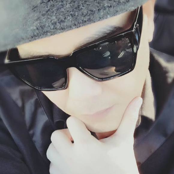 Meet your Posher, Calvin - Picture 1 of 1