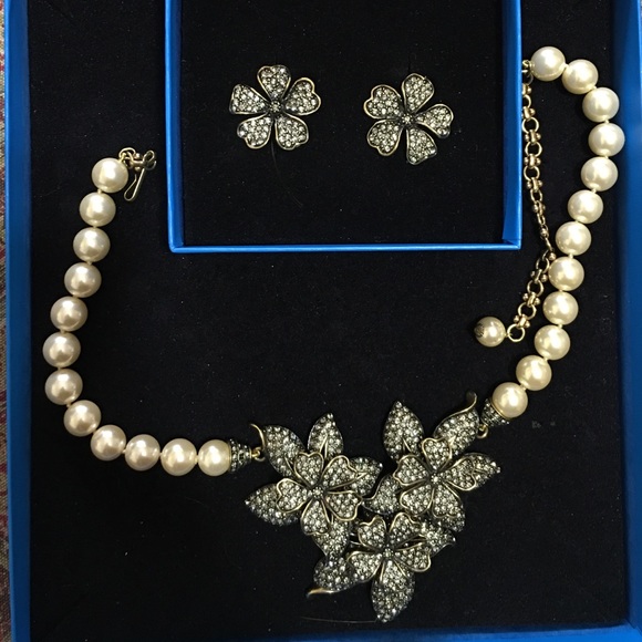 Crystal and pearl necklace