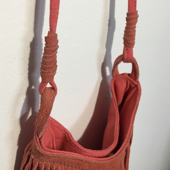 ❕Pink/Peach Fringe CrossBody❕ - Picture 2 of 3