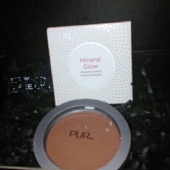 Mineral Glow  made by PUR