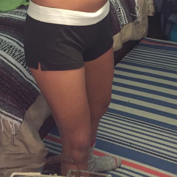 Cheer shorts - Picture 2 of 4