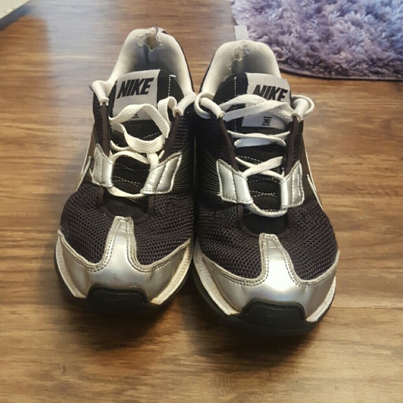 7.5 Nike running shoes - Picture 2 of 4