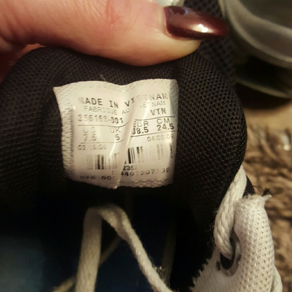 7.5 Nike running shoes - Picture 4 of 4