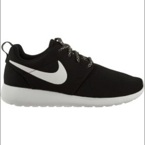 Women's Nike Roshe Runs