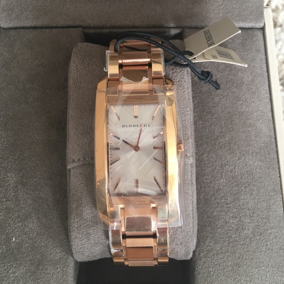Rare Burberry Rectangle shape watch NWT - Picture 2 of 3