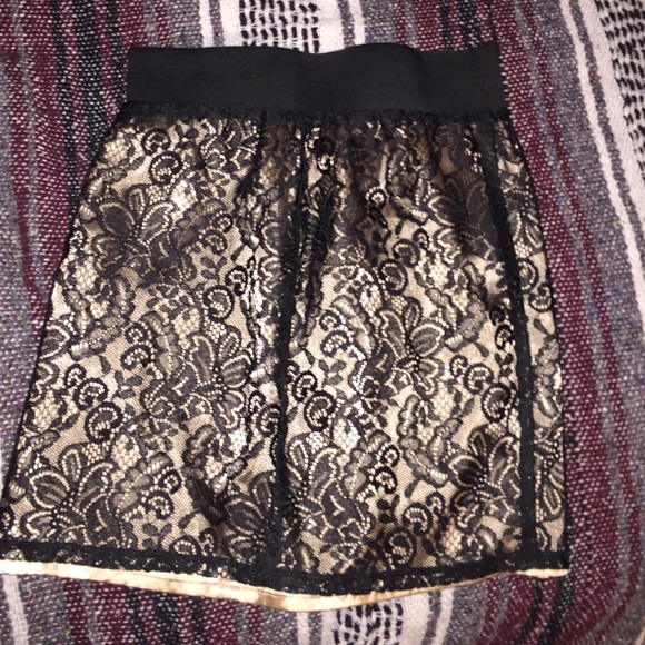 Lace skirt