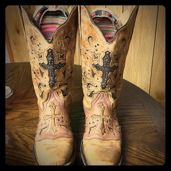 Corral boots