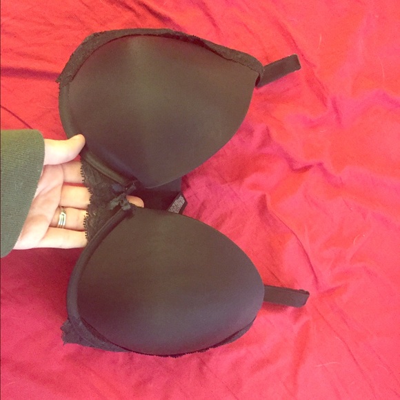 34 DDD Victoria's Secret bra, only worn twice!