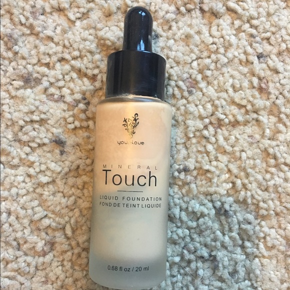 Younique mineral touch foundation