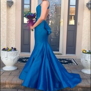 Jovani prom gown size 6 altered to 4