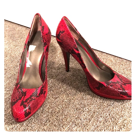 Nine West snake red pumps
