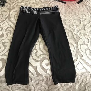 Lulu Lemon cropped yoga pants
