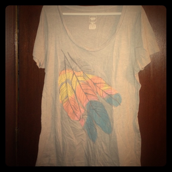 Mossimo XXL feather tee