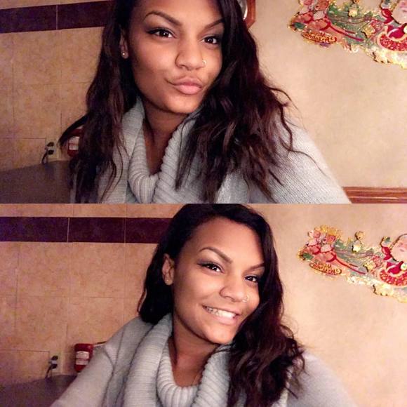 Meet your Posher, Alexandra - Picture 1 of 1