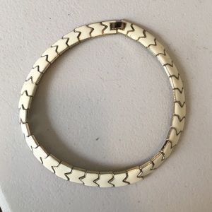 White necklace