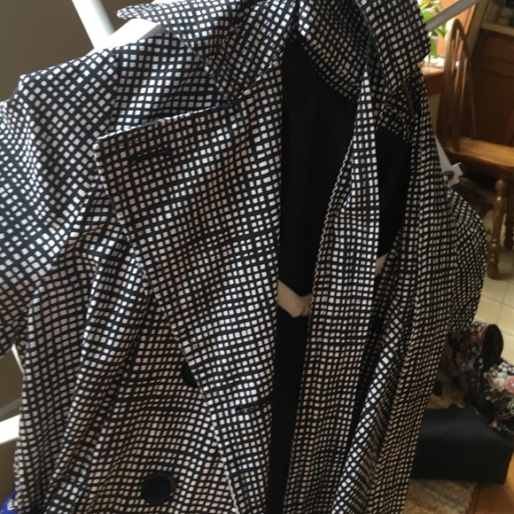 Write new light Coat - Picture 2 of 4