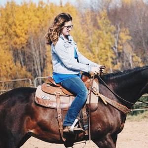 Meet your Posher, Claire