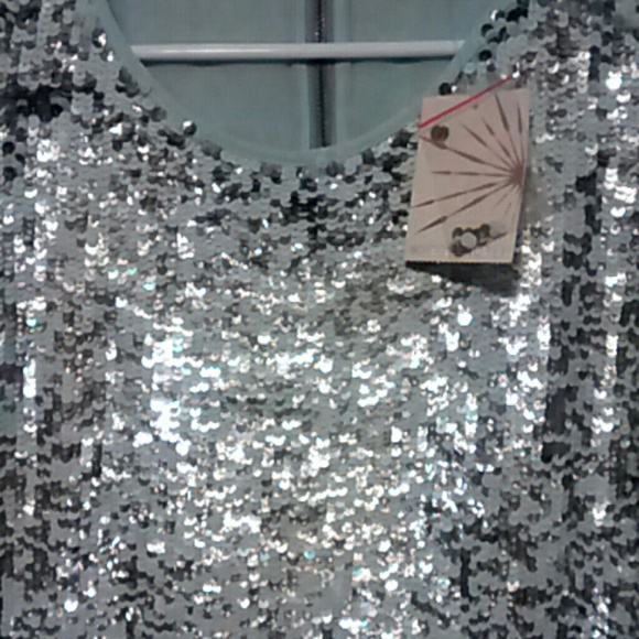 Mint Julep Sequin Blouse - Picture 3 of 3