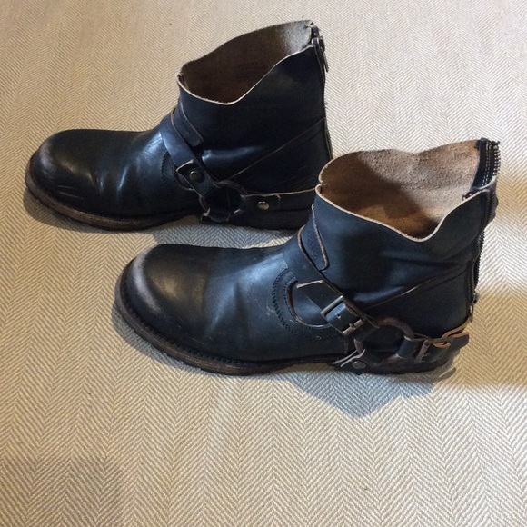 Steve Madden free bird boots