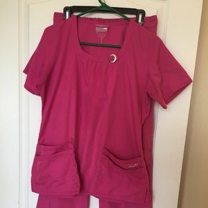 👚scrub top👚and matching pants 👖