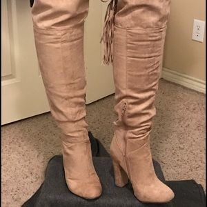 💞Coutlynn high boots.💞 PRICE DROP!!