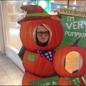 Meet your Posher, Lyndsey