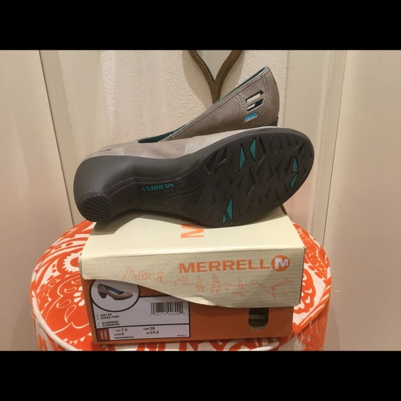 Merrell leather heels size 7.5 - Picture 3 of 3