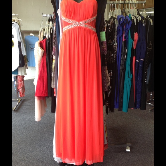 Trixxi dress - Picture 2 of 4