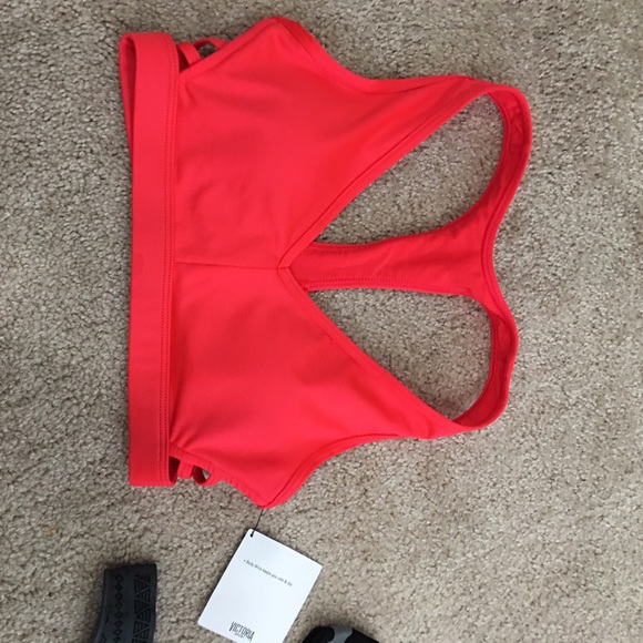 NWT Victoria's Secret sport Sports bra XS& undies - Picture 2 of 3