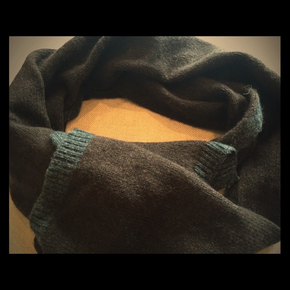 Banana Republic men's cashmere scarf